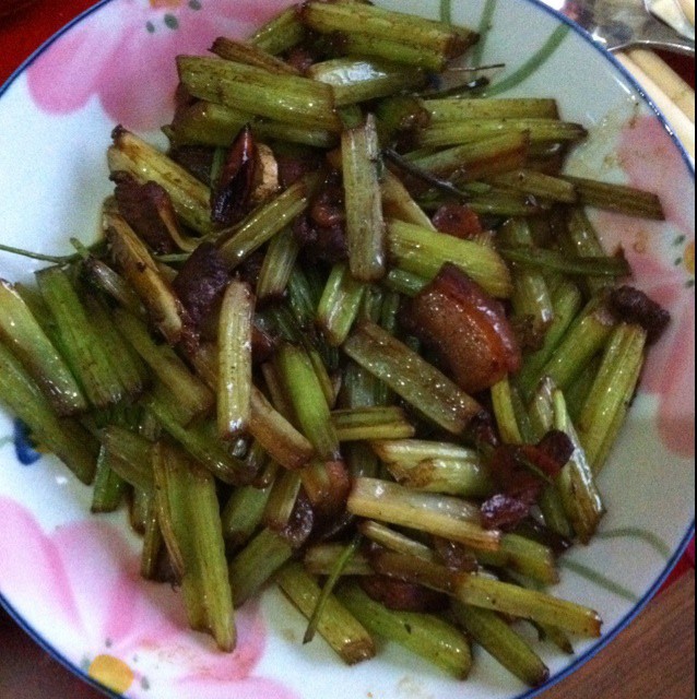 芹菜炒肉末