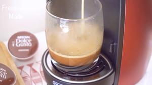 【视频】摩卡咖啡千层蛋糕的做法 步骤1
