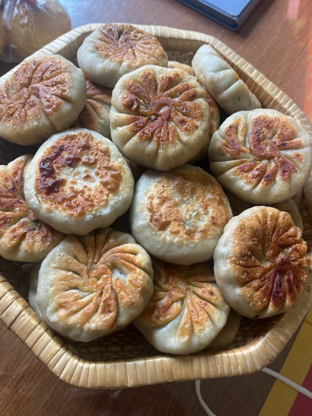 茴香鸡蛋馅饼