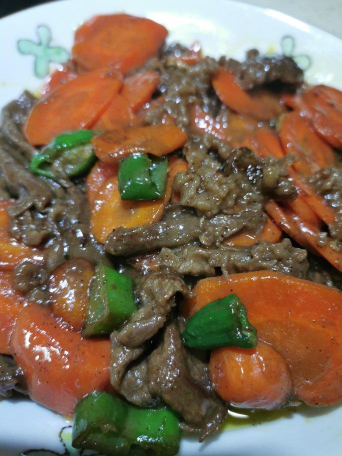 胡萝卜炒嫩牛肉