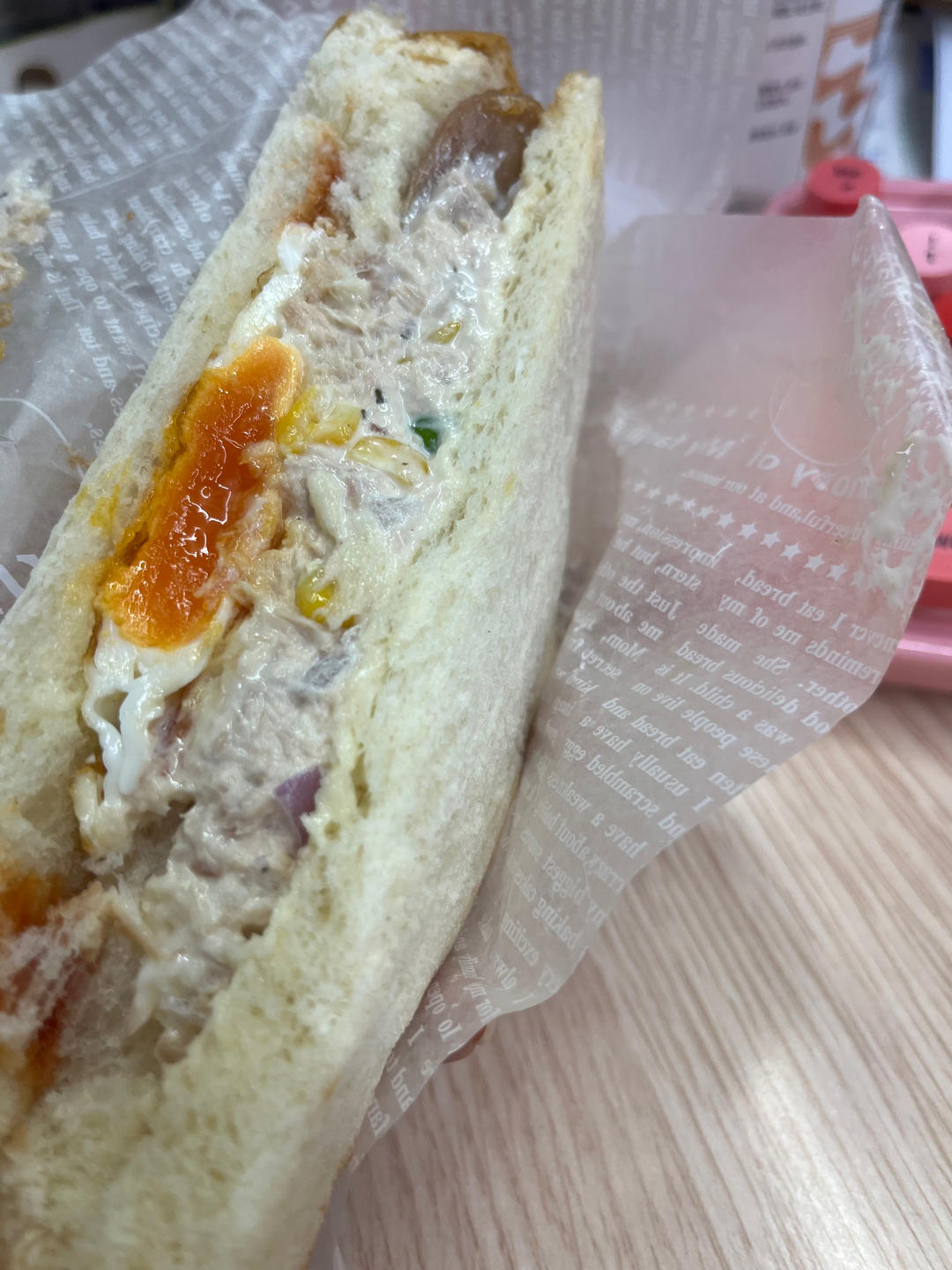 金枪鱼鸡蛋沙拉三明治