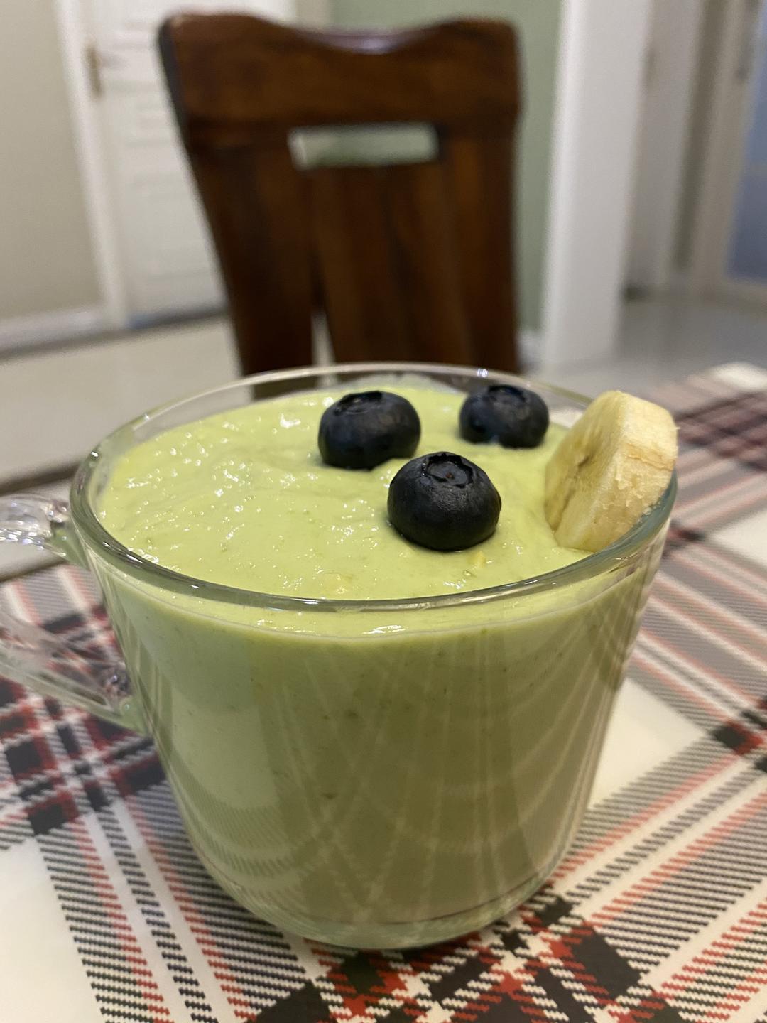 牛油果香蕉奶昔的做法