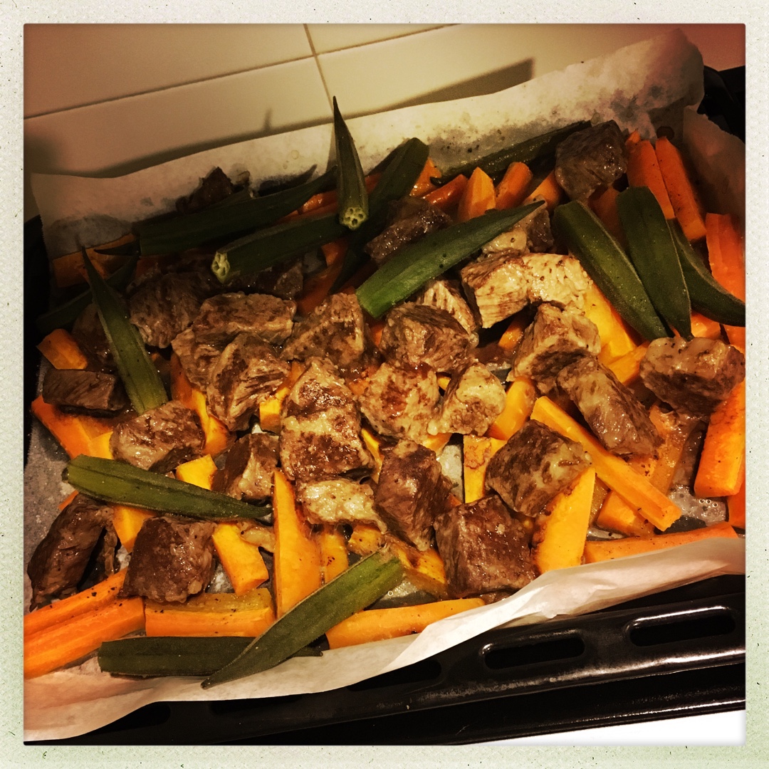 迷迭香蔬菜烤牛肉