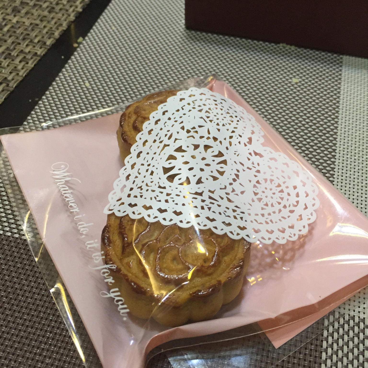 广式月饼—蛋黄莲蓉月饼