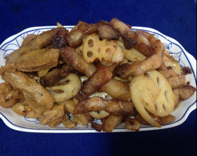 傻猪-10做的莲藕木耳炒肉片