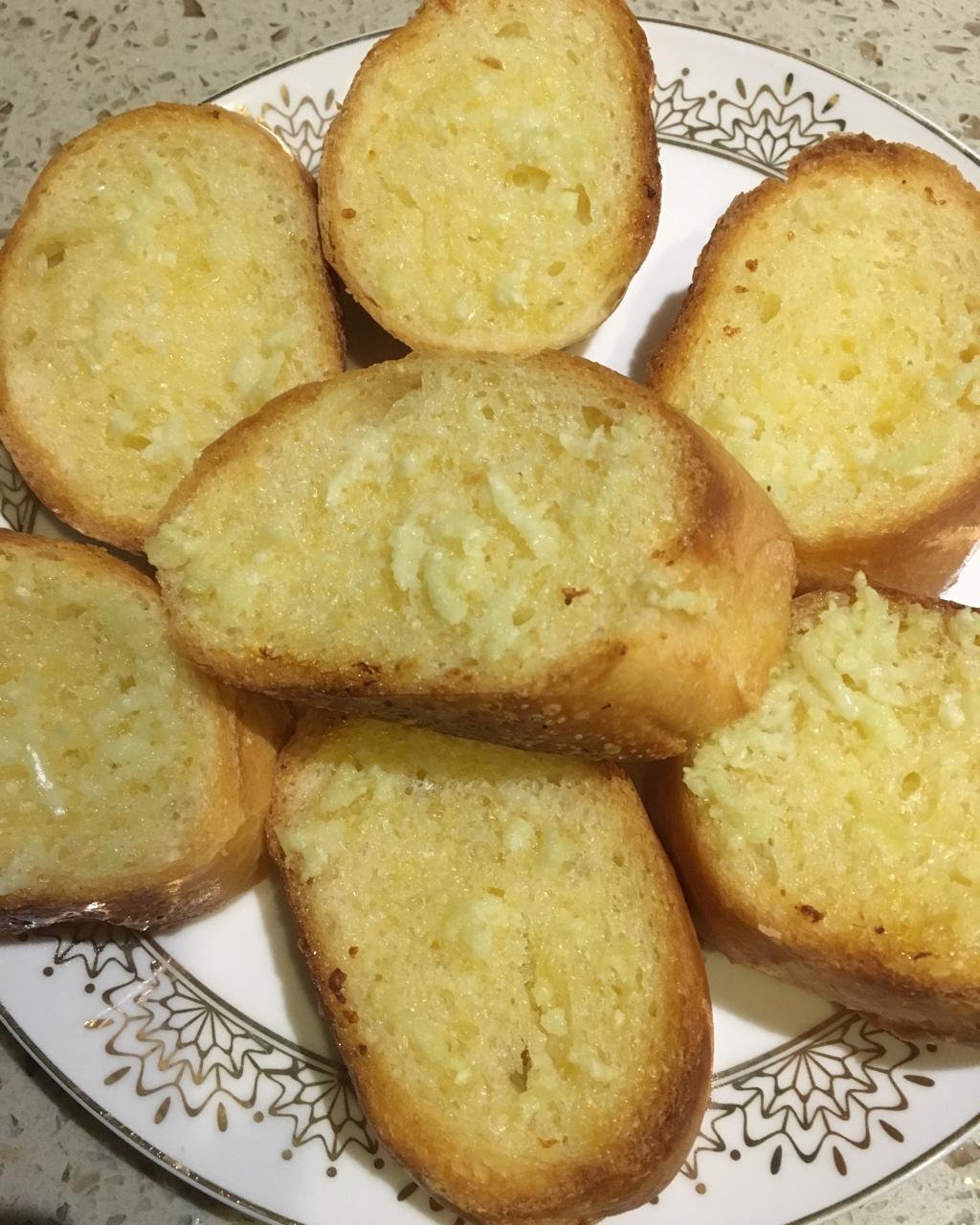 蒜香烤面包Garlic Bread