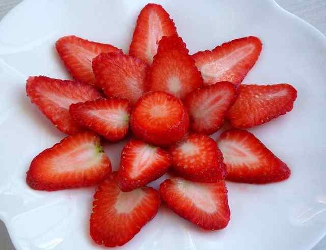 【草莓果盘-给冬天来点颜色】