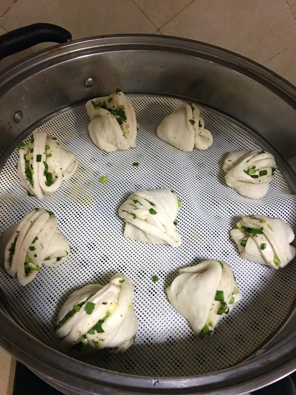 葱油花卷 Steamed Roll