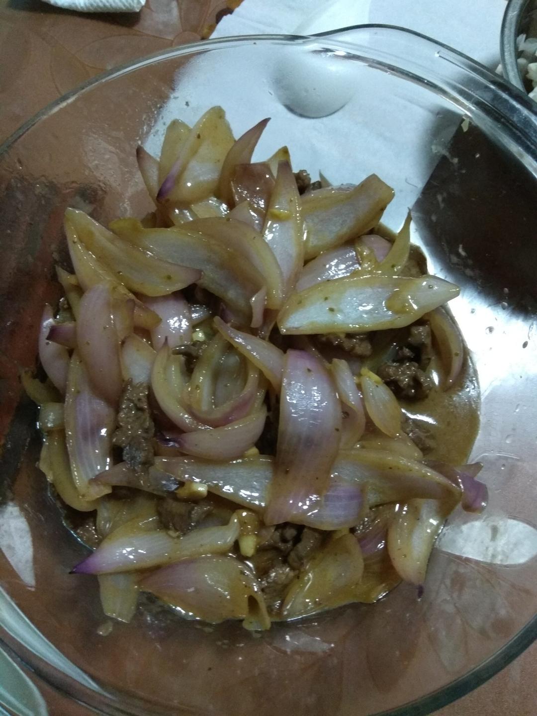洋葱炒牛肉
