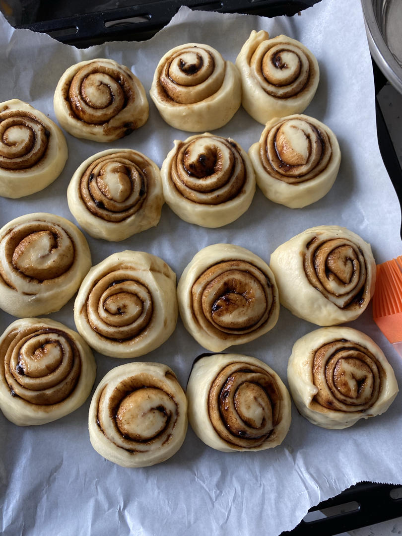 焦糖胡桃肉桂卷