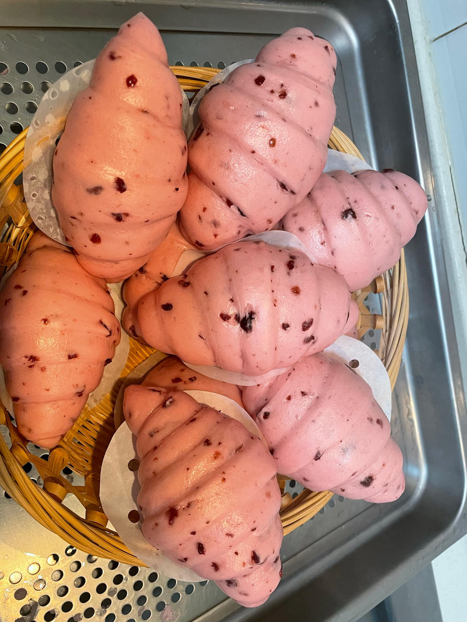 好看的蔓越莓牛角包馒头