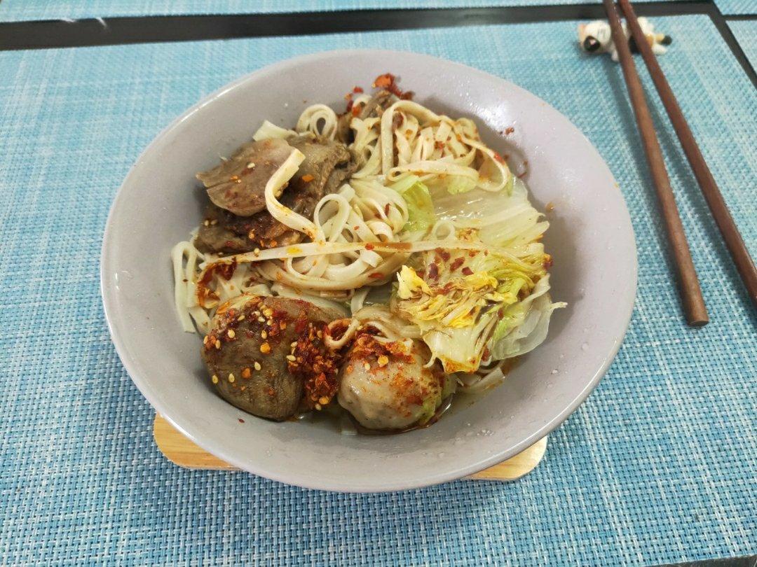 轻松做一碗油泼面