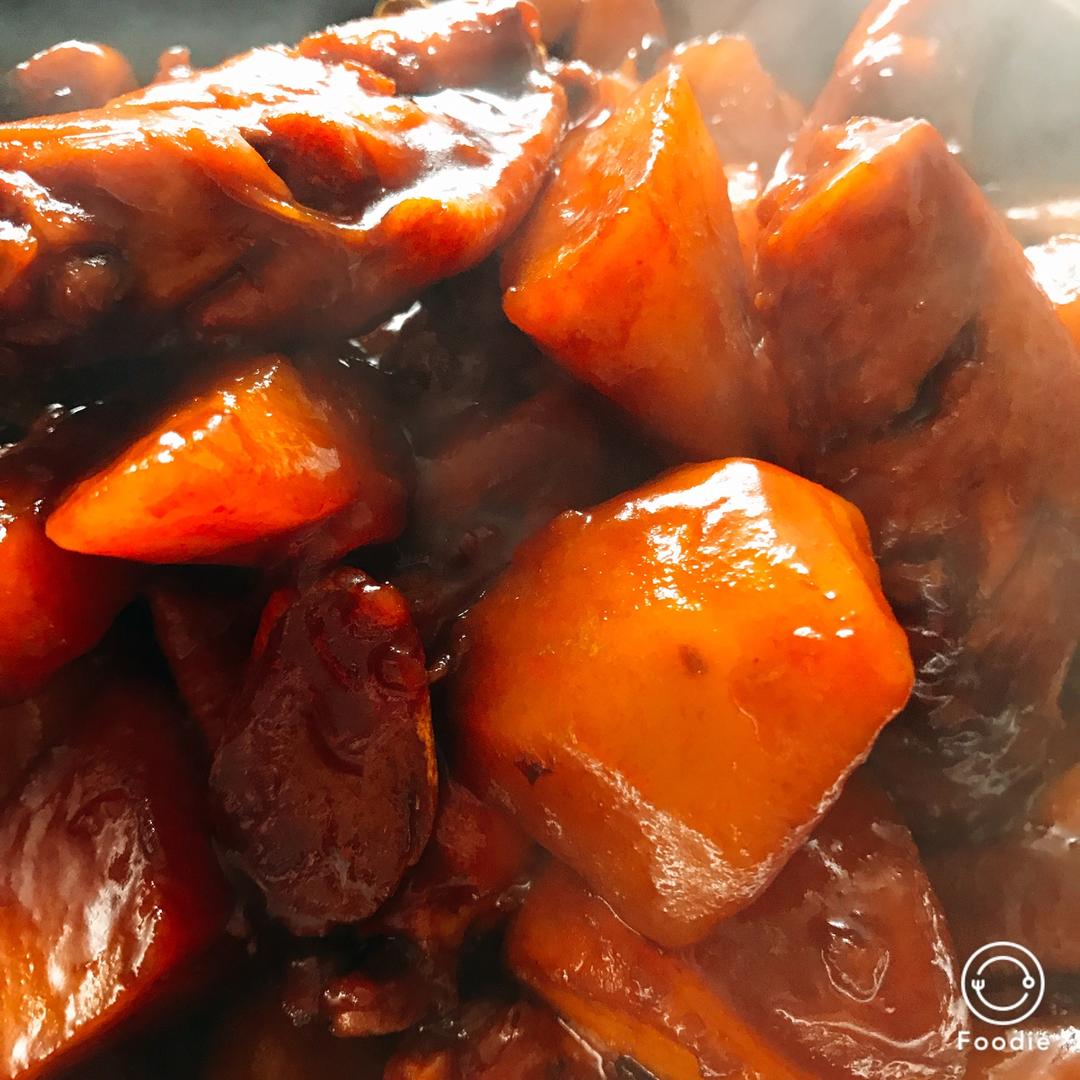 家常版红烧鸡翅土豆