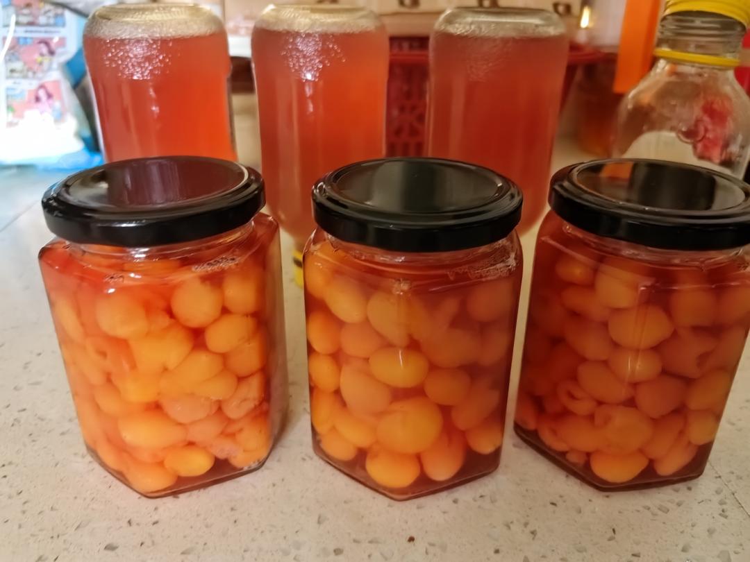 vc满满的小樱桃水