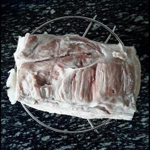 梅干菜蒸扣肉的做法 步骤2