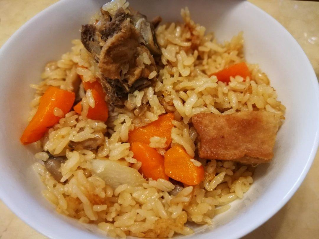 喷香排骨焖饭（爆好吃）