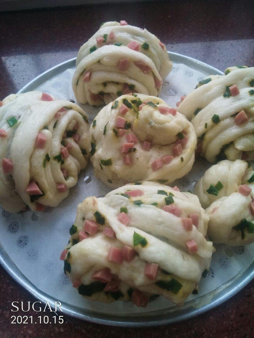 最好吃的火腿葱香花卷—附让葱不变黄的小窍门