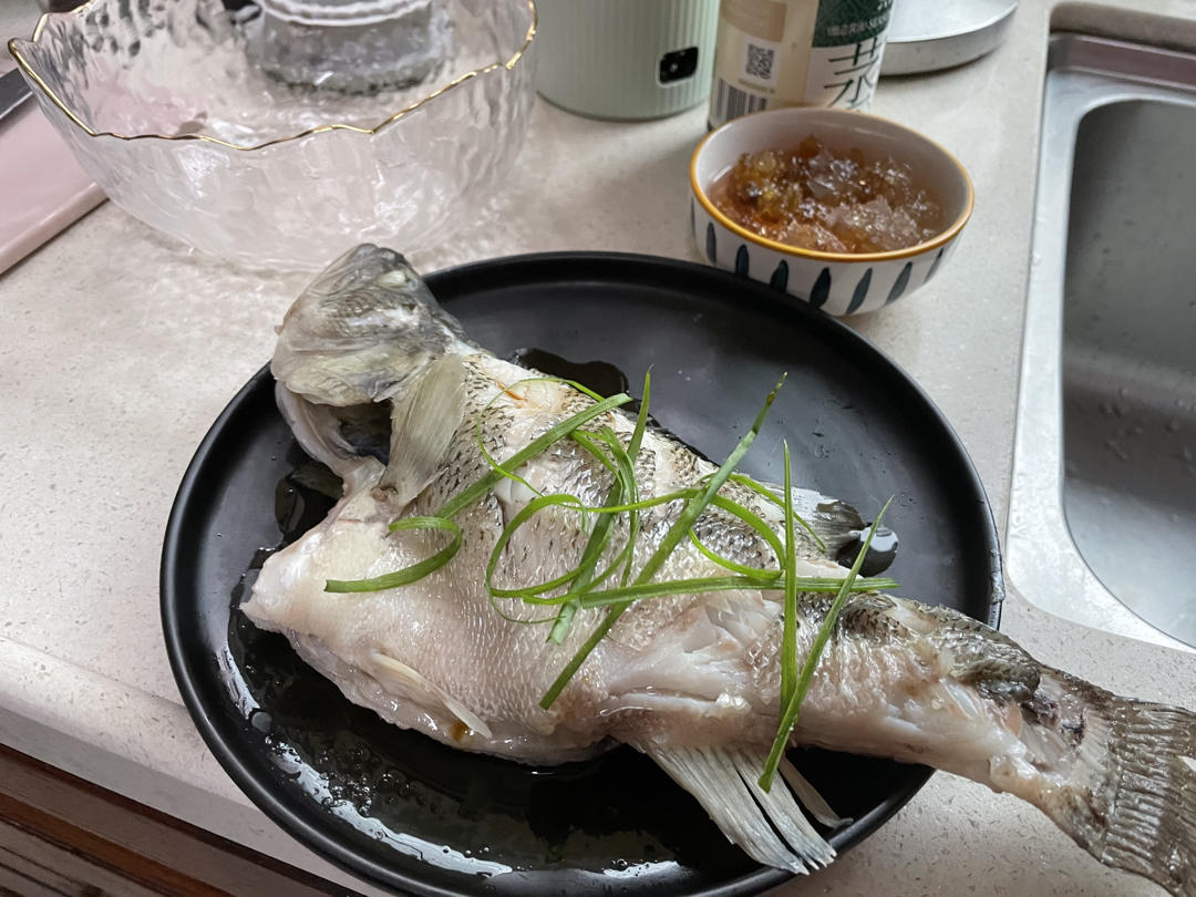 清蒸鲈鱼（桂鱼、多宝、鸦片鱼等）