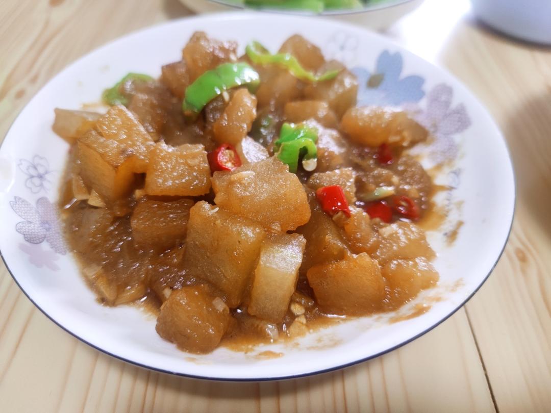 红烧冬瓜最完美做法，不加一滴水，瞬间秒杀红烧肉