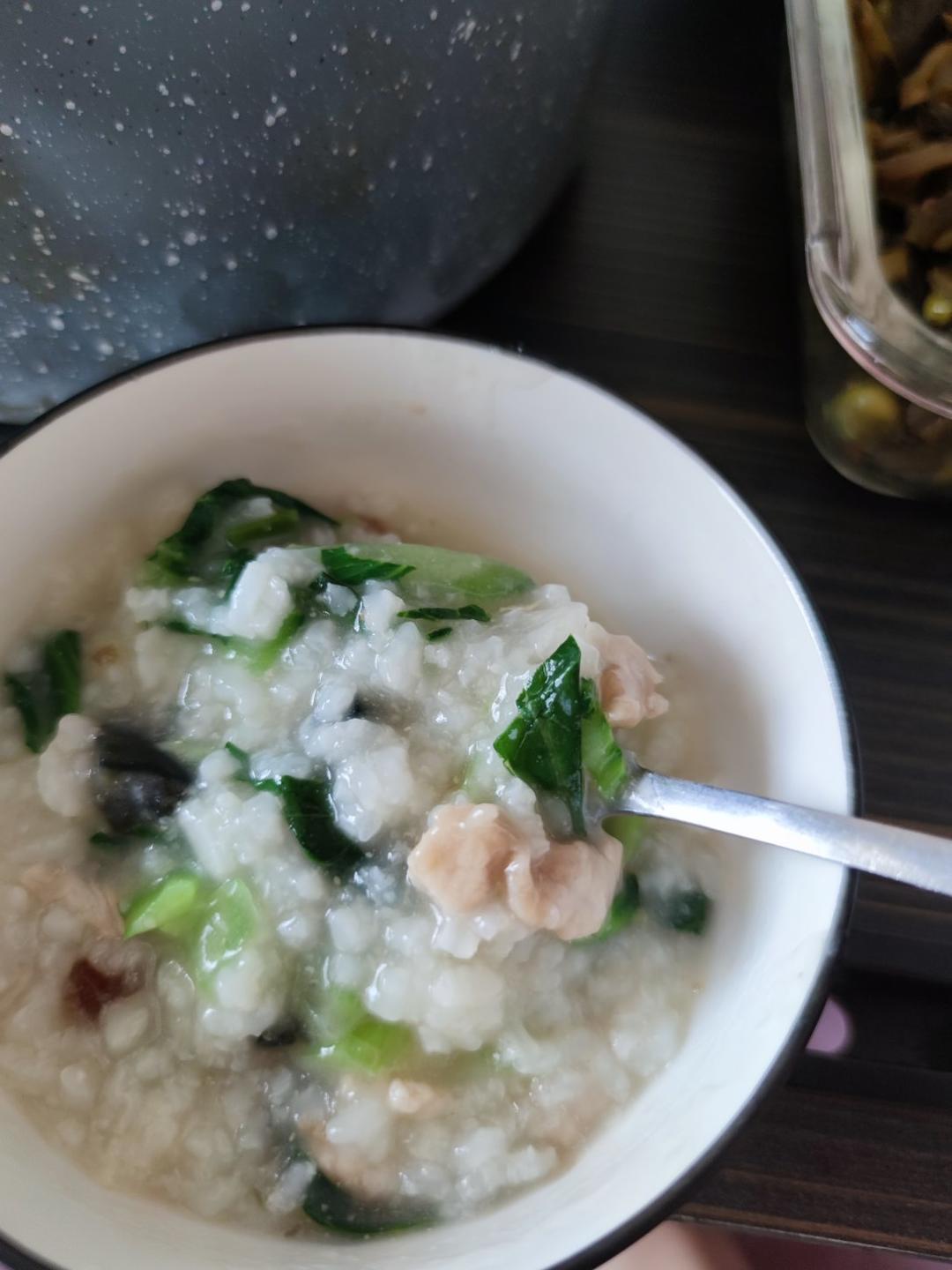 妈妈👩教我做的皮蛋瘦肉粥🥣简单快捷美味😋