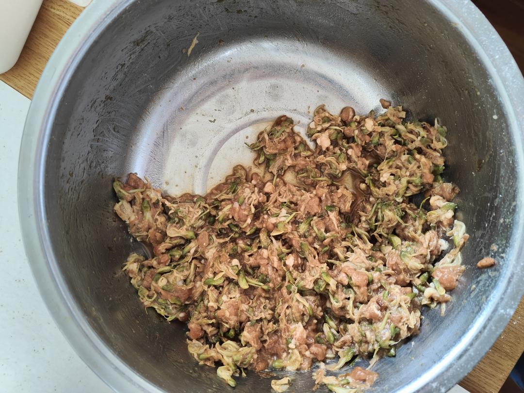 零添加、无公害的槐花饺子馅