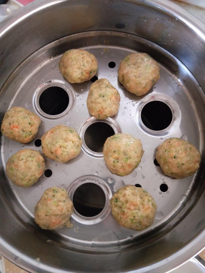 宝宝辅食：鸡肉洋葱胡萝卜丸子