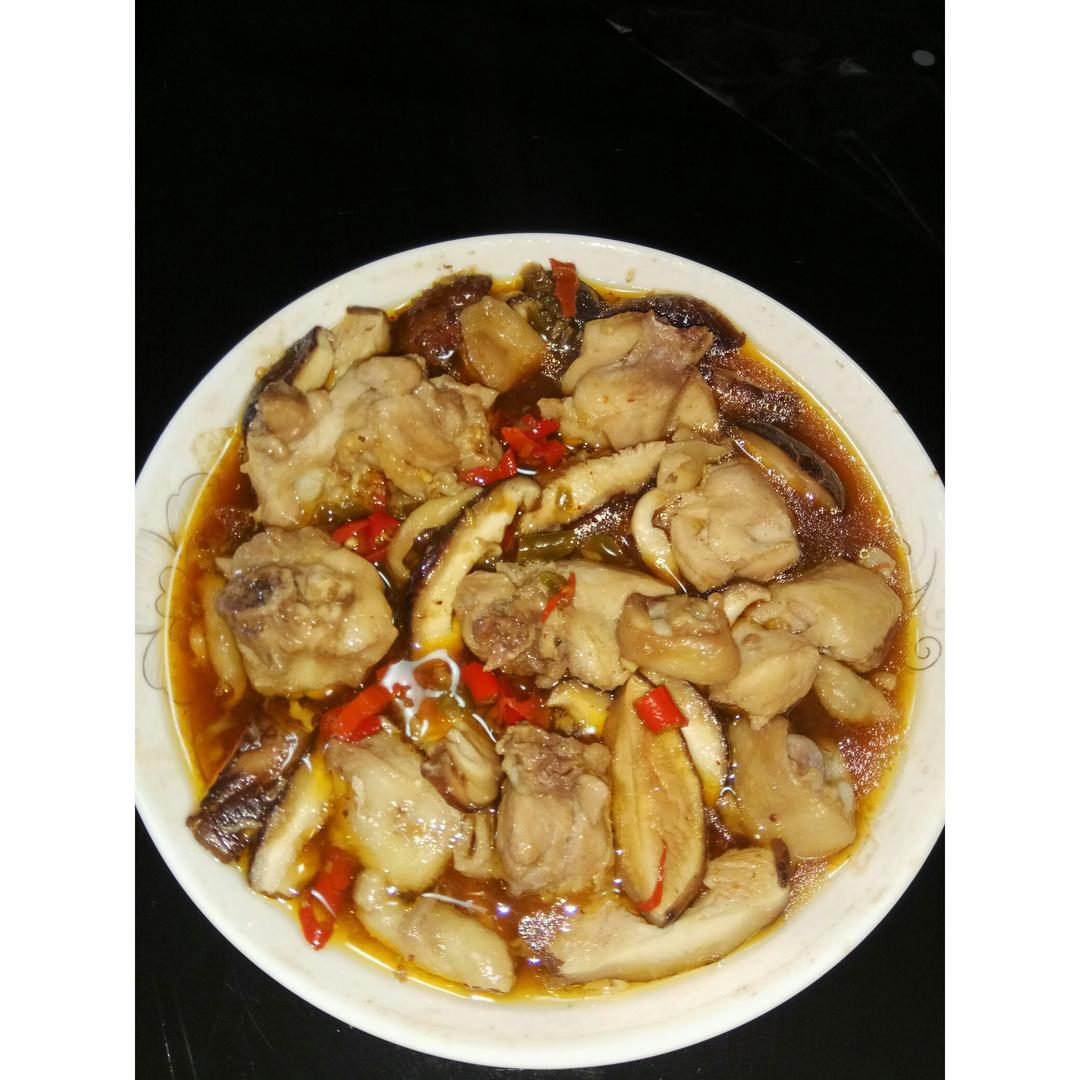 香菇蒸鸡腿肉