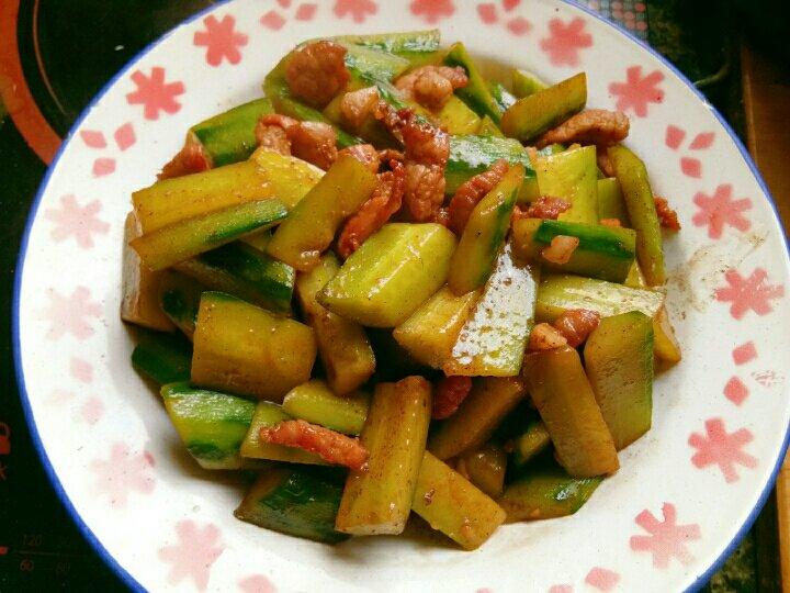 黄瓜炒肉（超简单）
