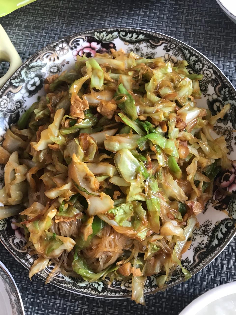 包菜粉丝炒鸡蛋