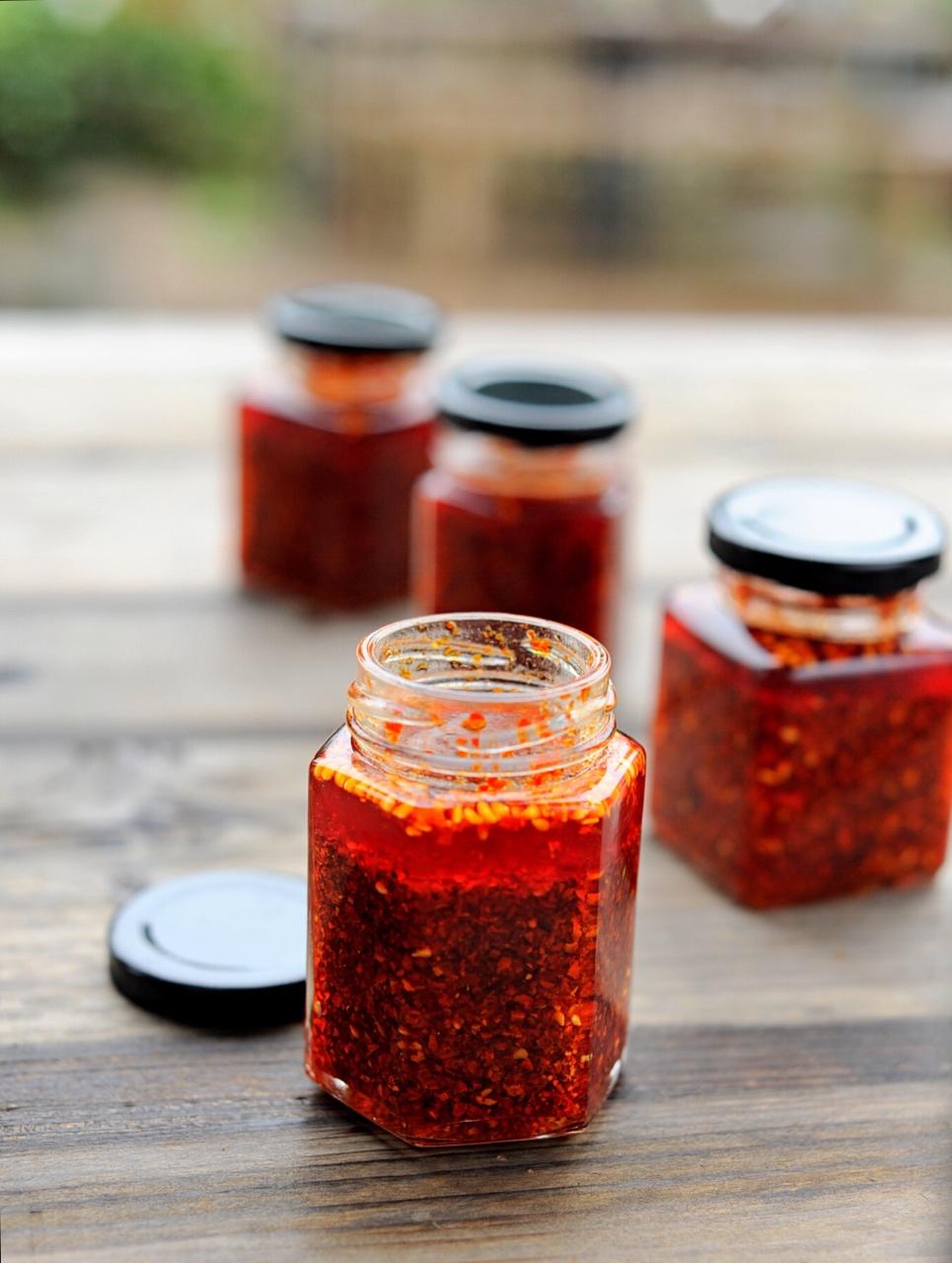 麻辣酱、香辣酱、牛肉酱、豆辨酱、鲜辣酱、豆豉及郫县豆酱等酱类灌装....