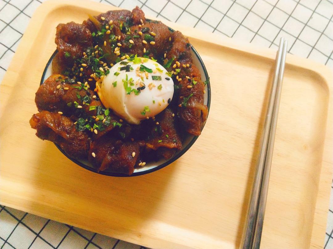 日式牛肉盖饭
