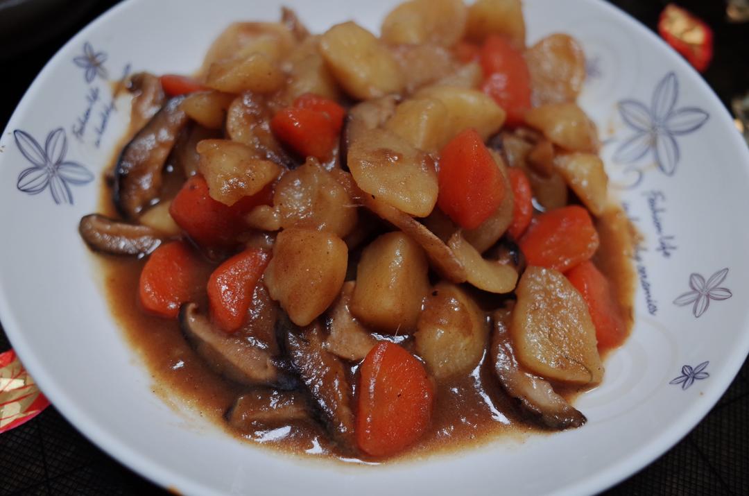 红烧土豆胡萝卜香菇