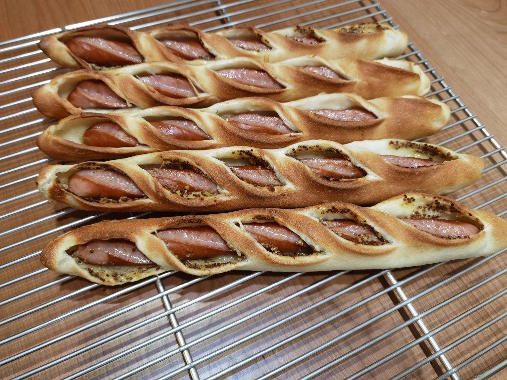 治愈甜腻的｜法式芥末籽香肠面包