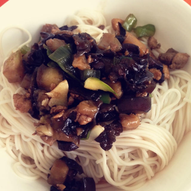 茄子肉丁打卤面