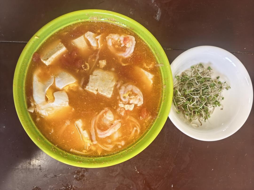 番茄豆腐金针菇汤