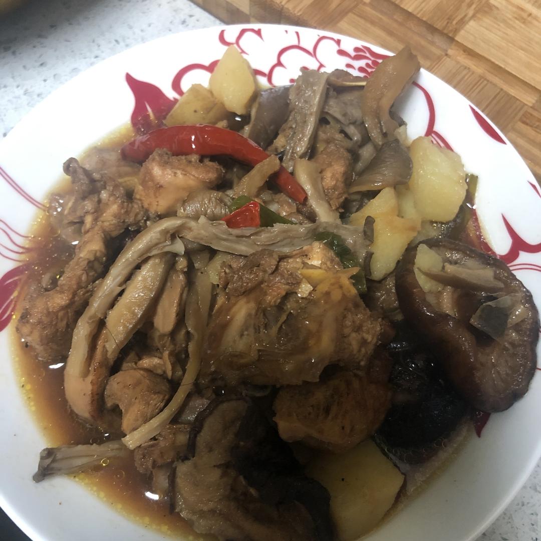 土豆炖鸡块