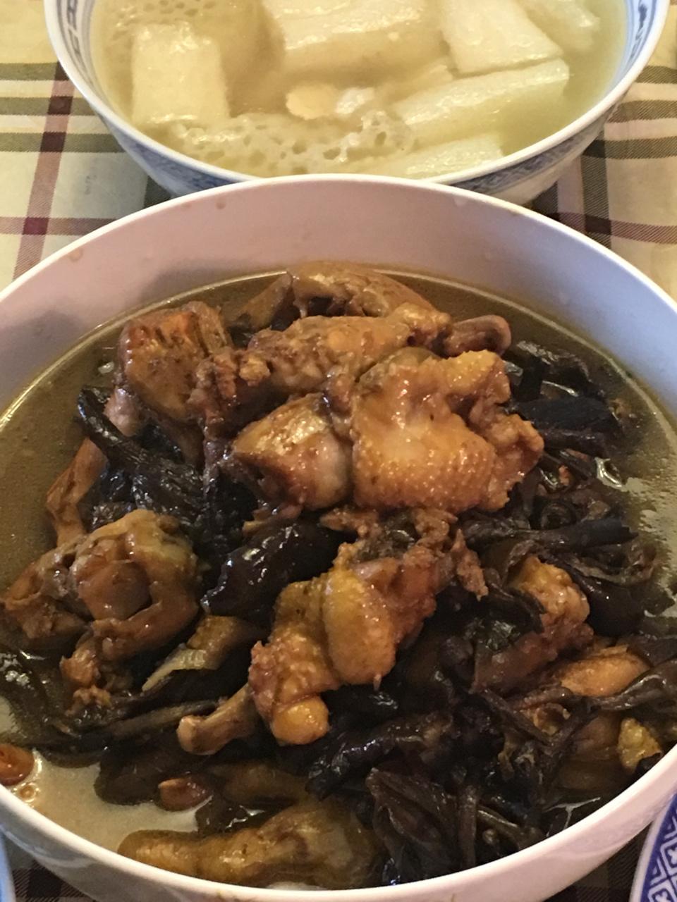 小鸡炖蘑菇