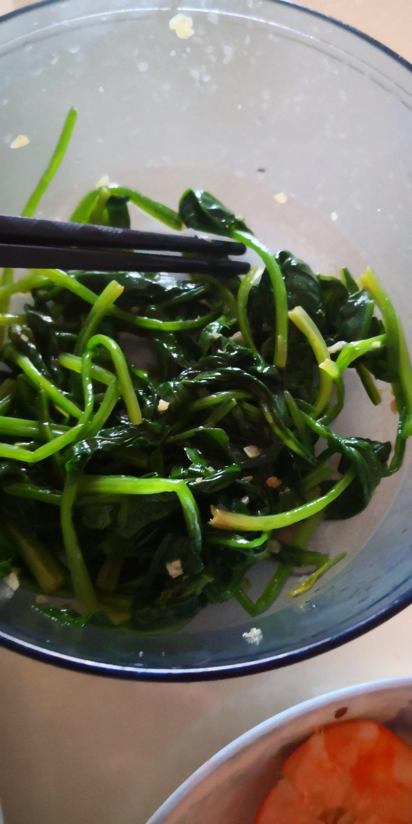 凉拌菠菜(家传秘方)