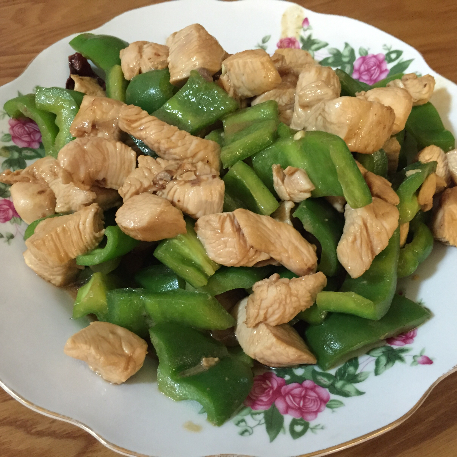 健身减肥最爱的鸡胸料理！——彩椒鸡丁