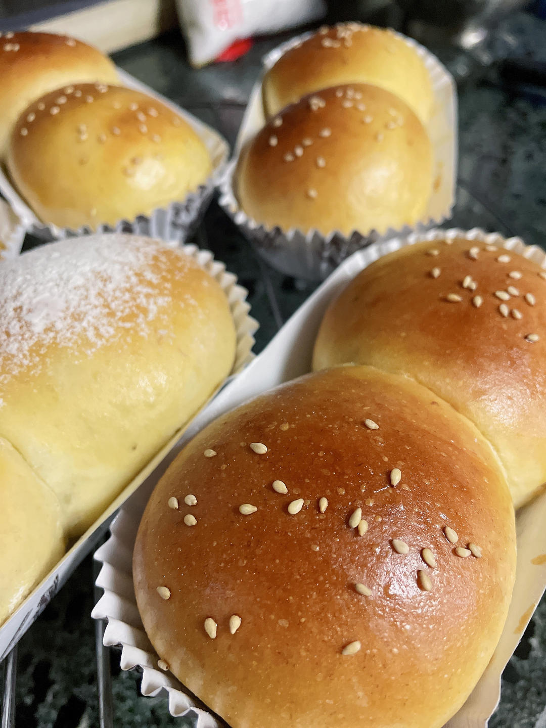 香甜松软的香蕉餐包