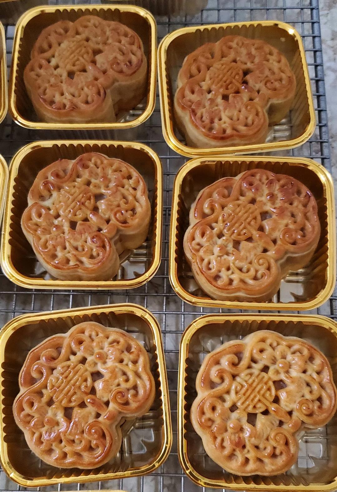 广式月饼—蛋黄冬翅月饼