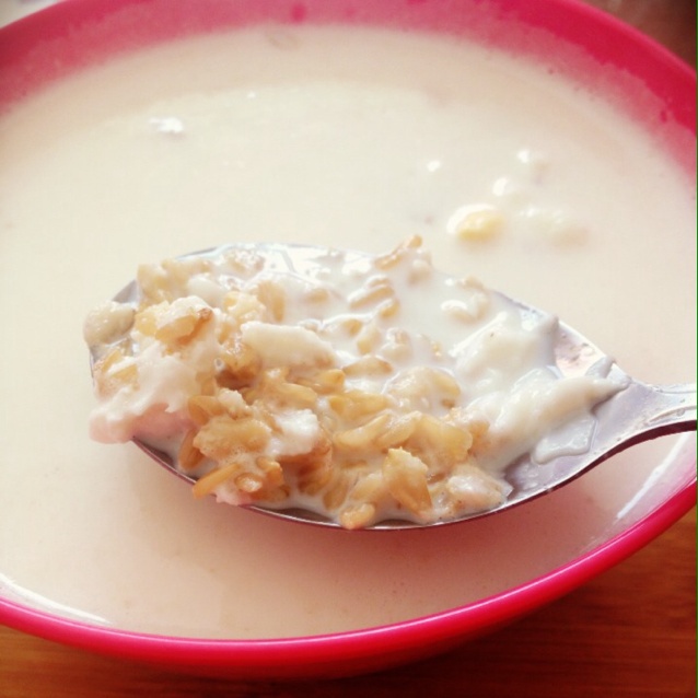 鸡蛋枸杞牛奶燕麦