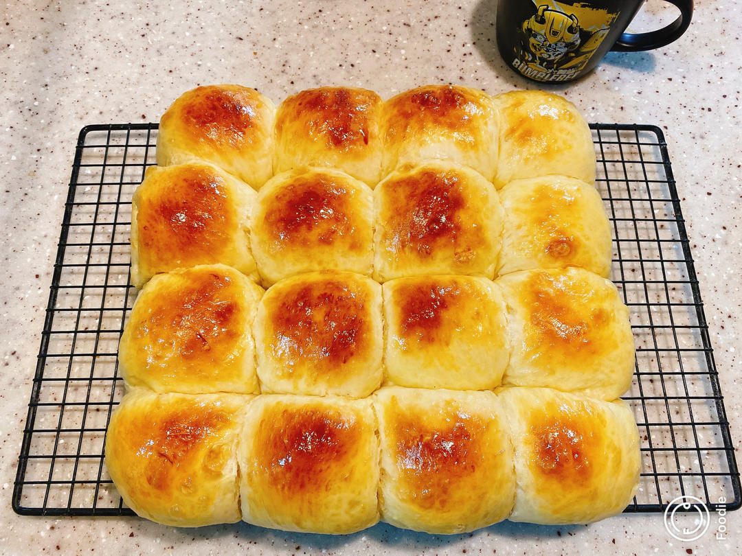 杏仁蜂蜜小餐包