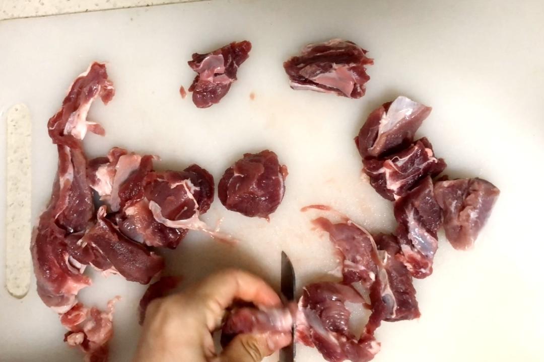 值得一做再做的多汁瘦牛肉漢堡肉餅??的做法 步驟1
