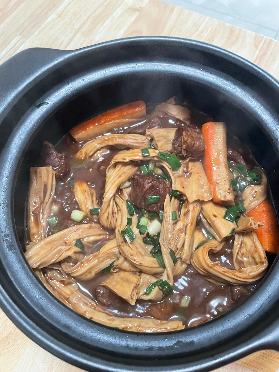牛腩腐竹煲