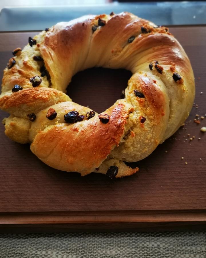 手机用户1974_r280做的献给母亲节的椰蓉蔓越莓花环面包