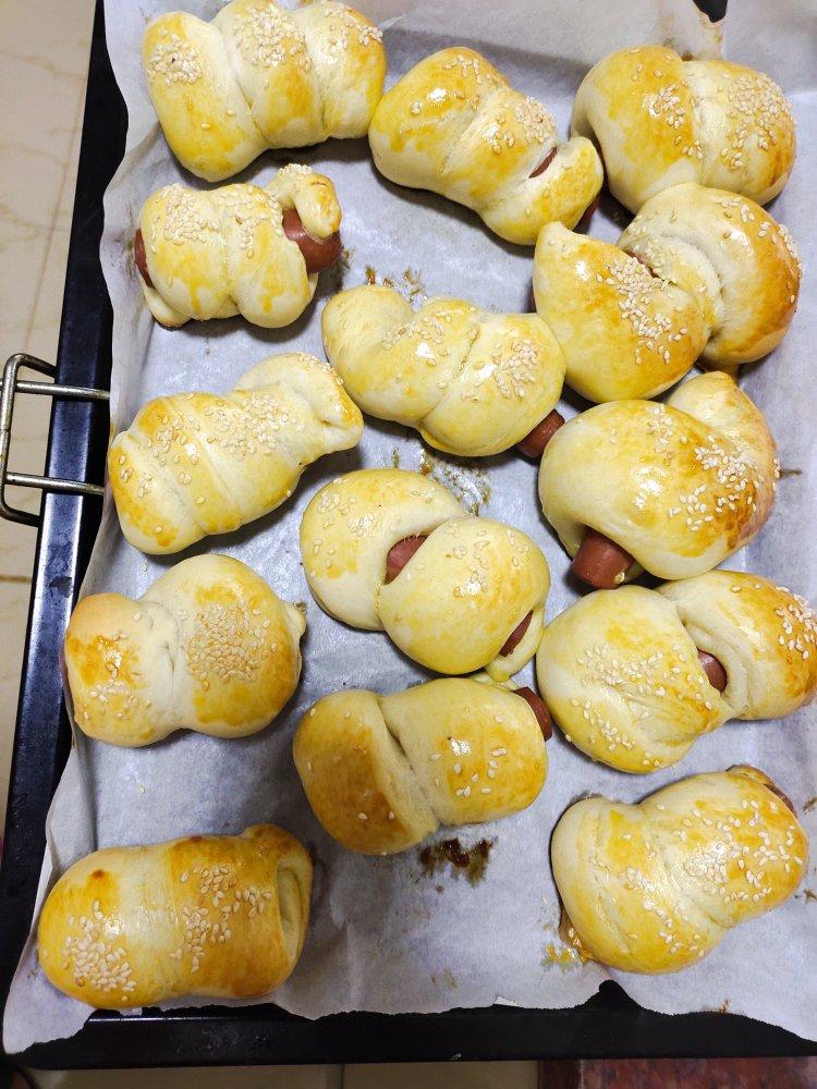 一次发酵迷你香肠小面包卷