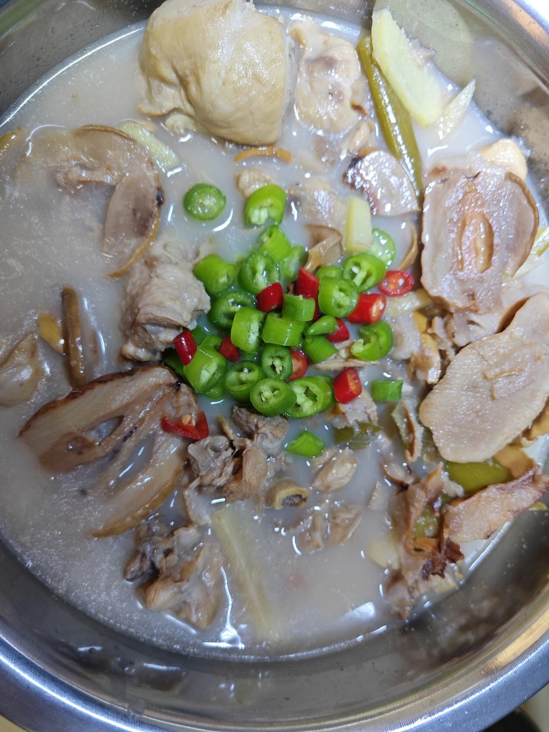 酸木瓜炖鸡(云南味道)