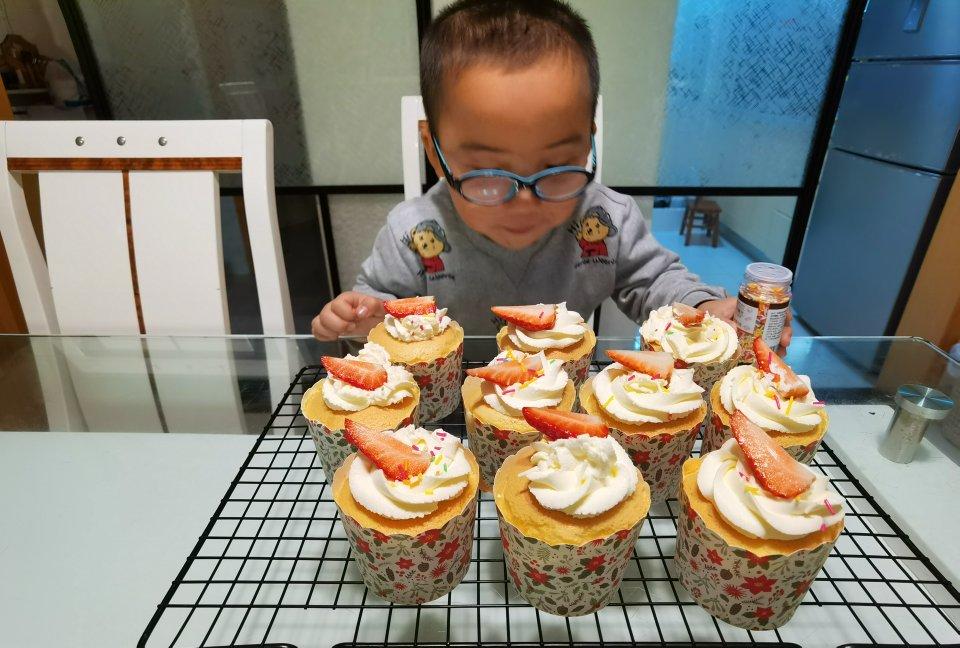 纸杯蛋糕 8寸戚风蛋糕的量