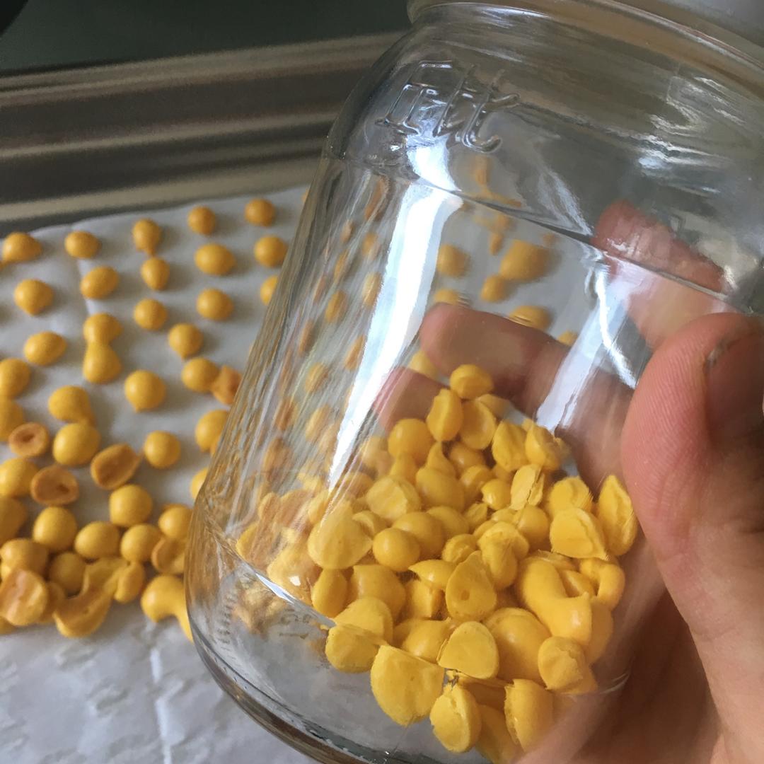 入口即化的无添加蛋黄溶豆